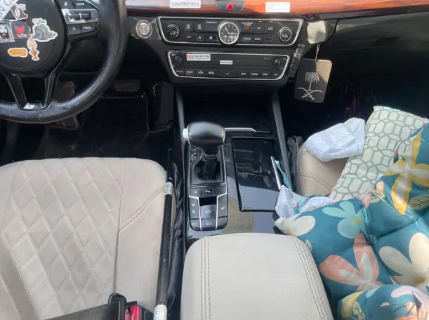 Car image 20