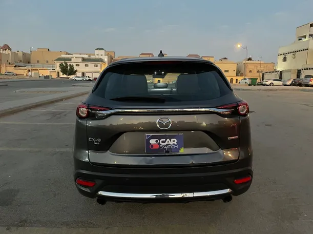Car image 6