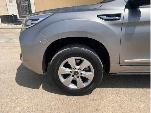 Car image 10