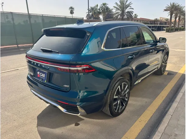Car image 5