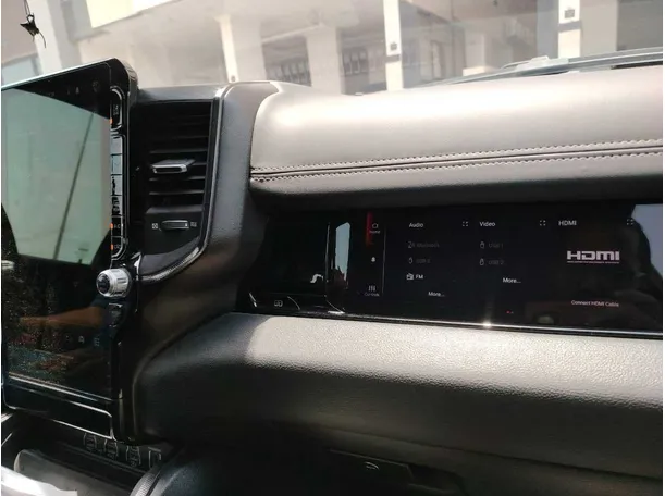 Car image 38