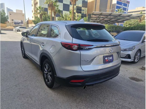 Car image 7