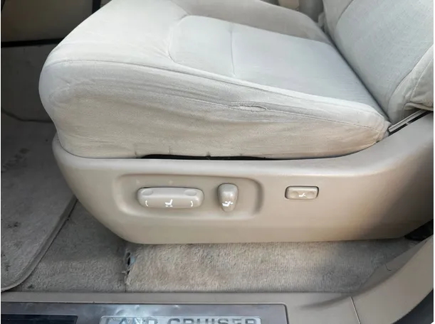 Car image 32