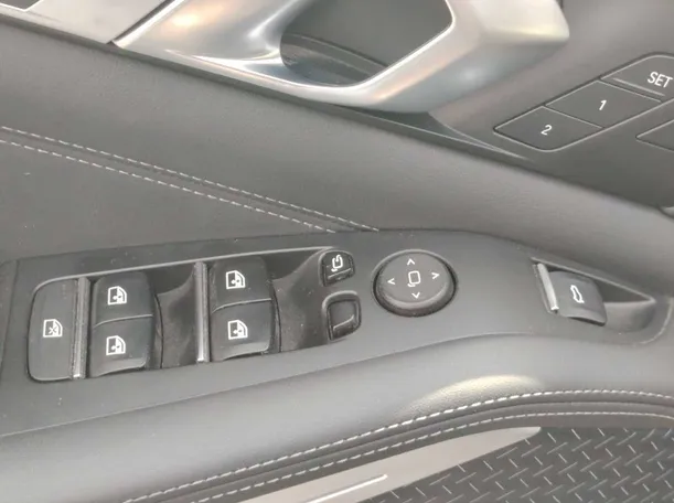 Car image 39