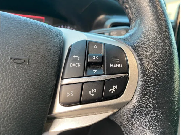 Car image 26