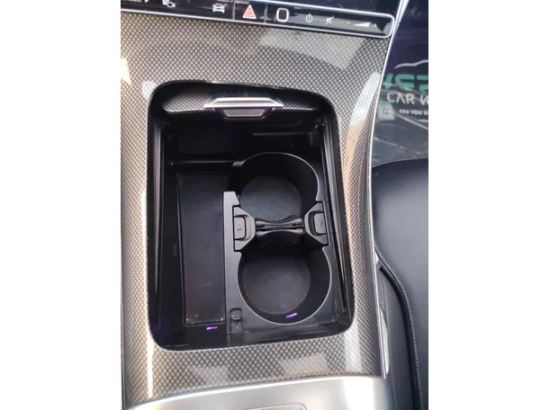 Car image 30