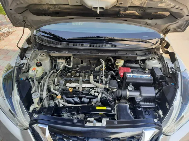 Car image 19