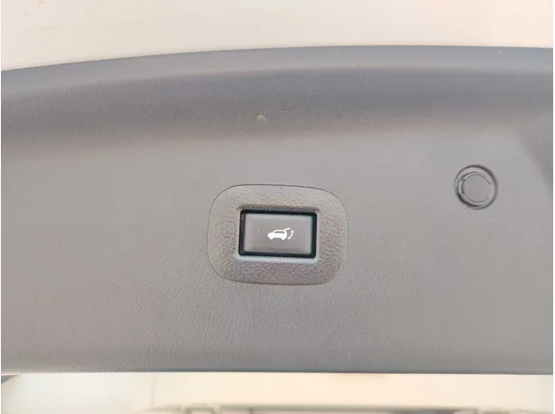 Car image 37