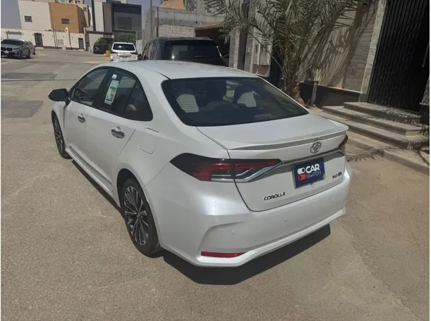 Car image 7