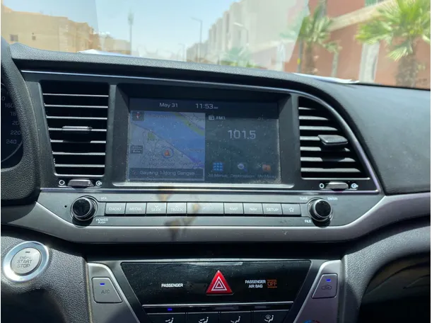 Car image 16