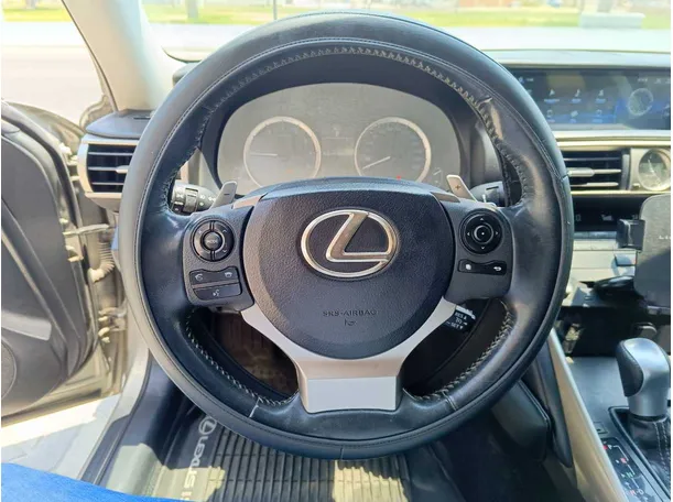 Car image 24