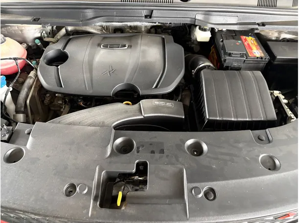 Car image 25