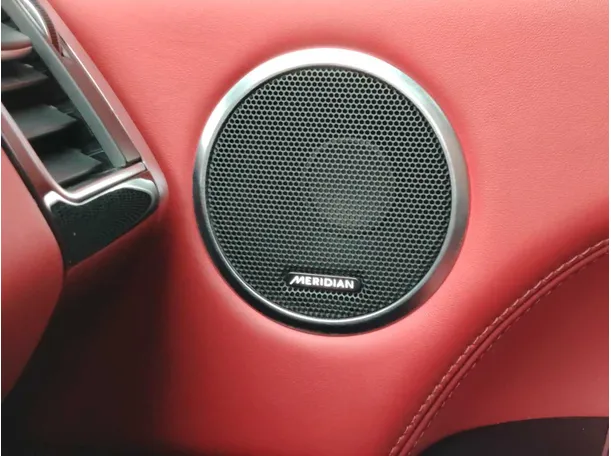 Car image 33