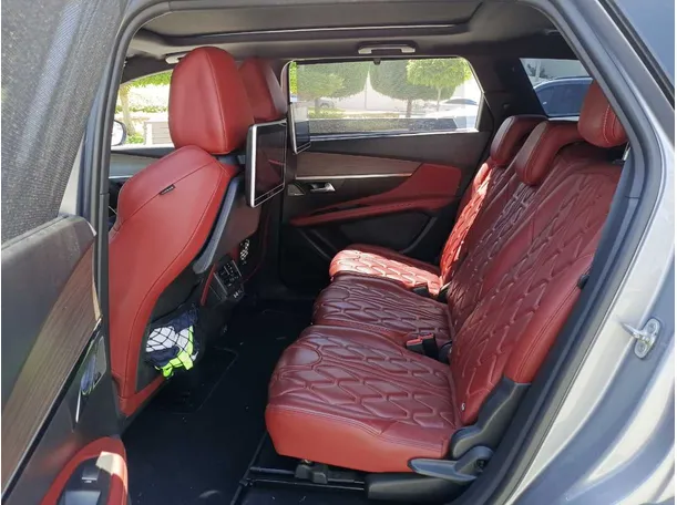 Car image 13
