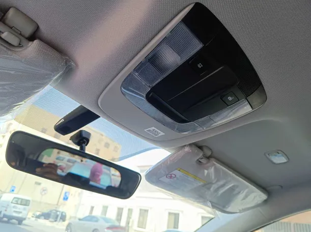 Car image 26