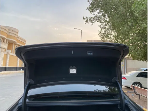 Car image 24