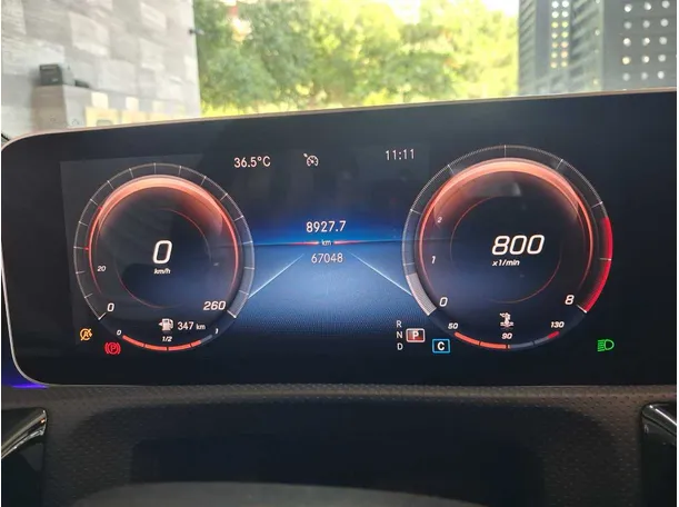 Car image 18