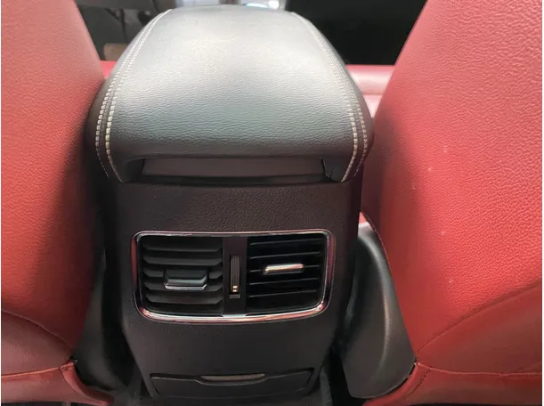 Car image 29