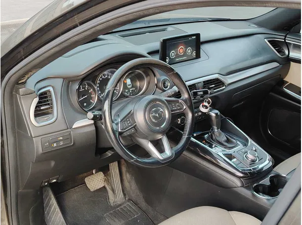 Car image 12