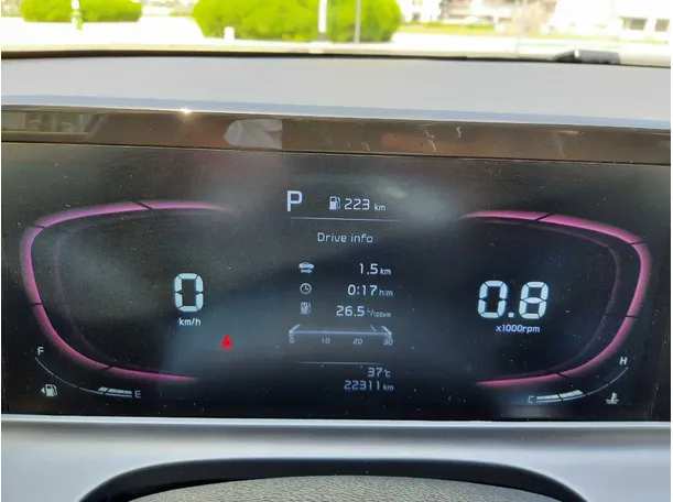Car image 17