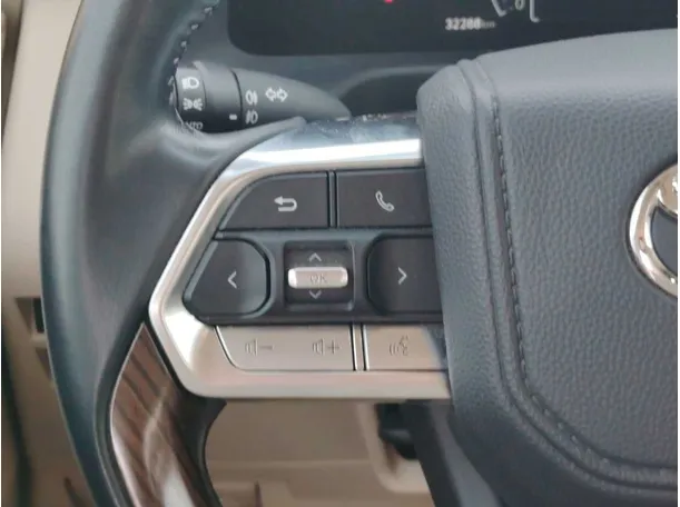 Car image 29