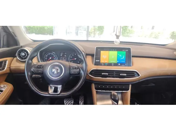 Car image 16