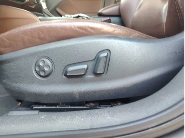 Car image 28
