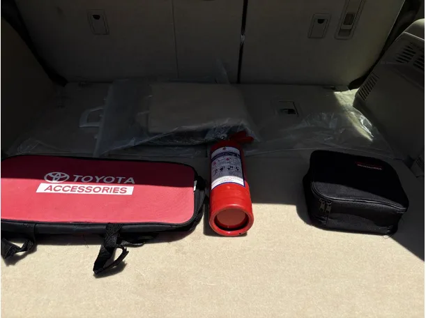 Car image 31