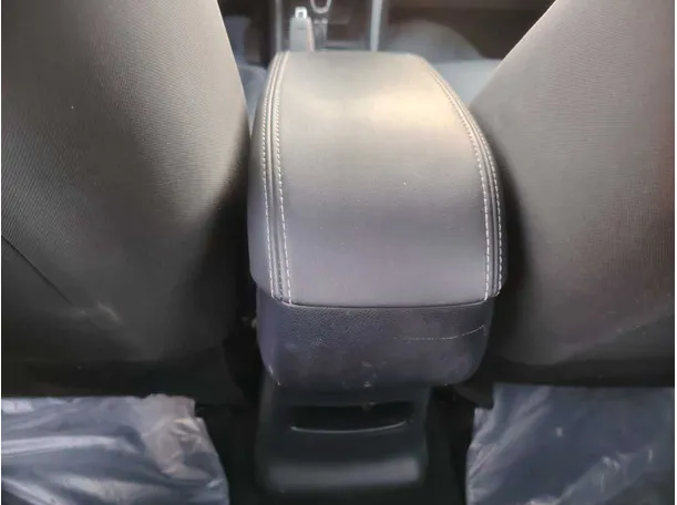 Car image 36