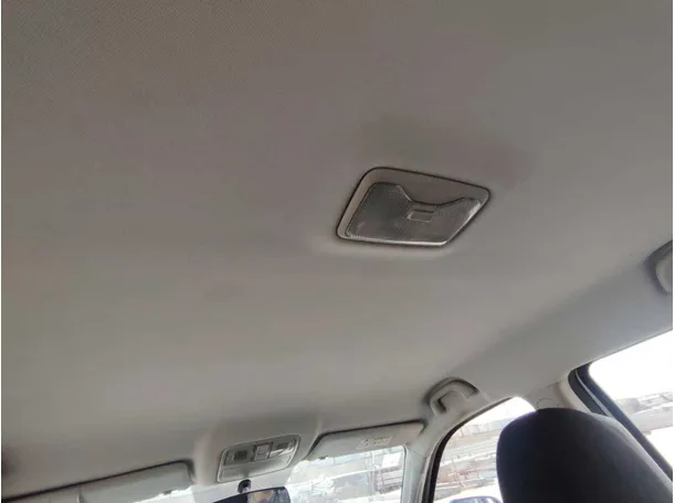 Car image 25