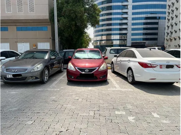 Car image 9
