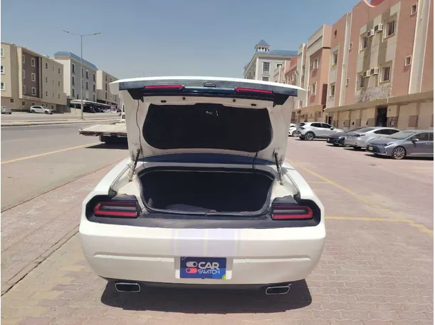 Car image 23