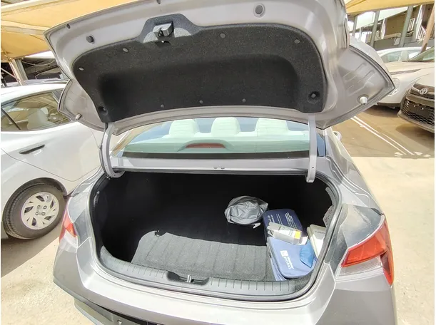 Car image 27