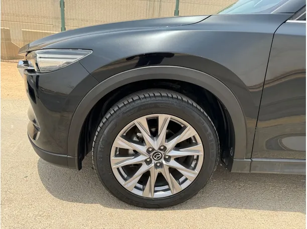 Car image 9