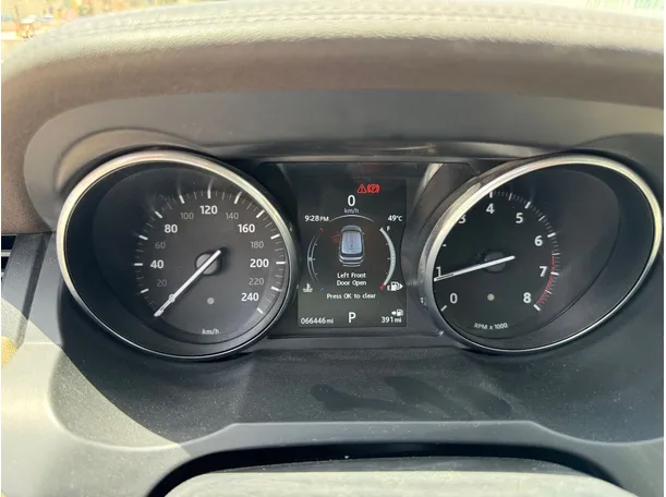 Car image 22