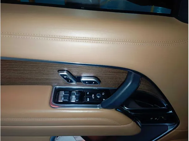 Car image 36