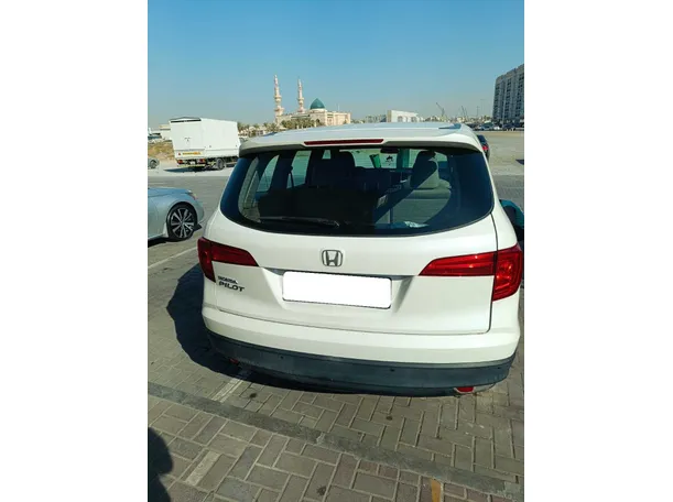 Car image 10