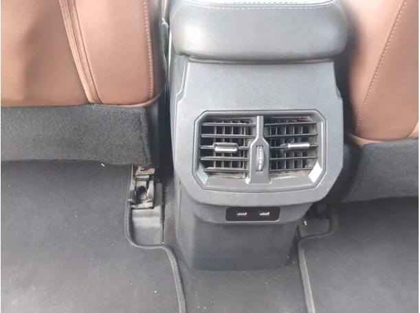 Car image 29