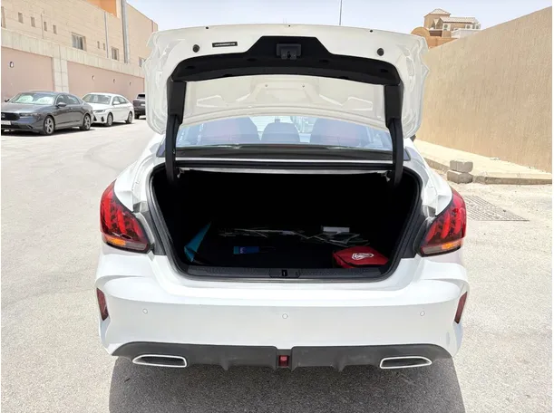 Car image 25