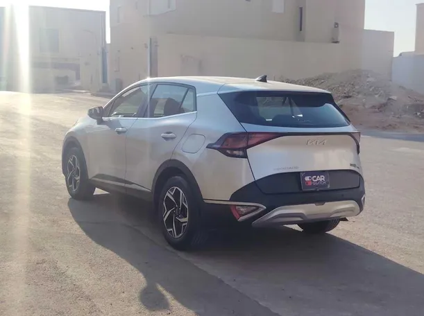 Car image 7
