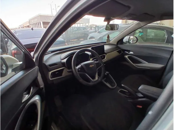 Car image 13