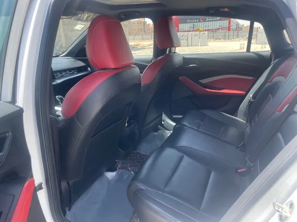 Car image 16