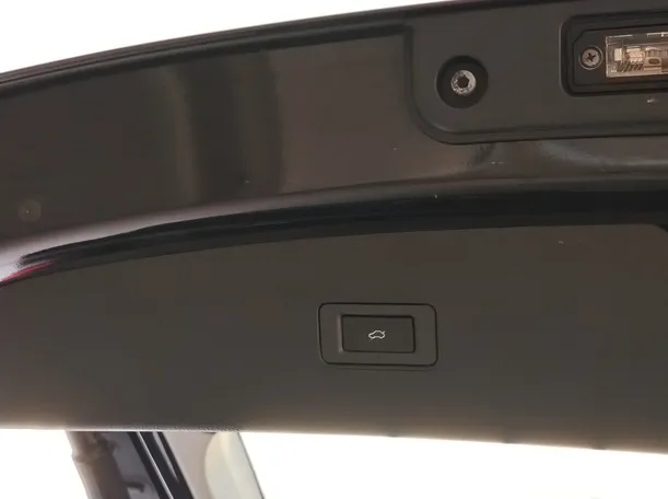 Car image 33