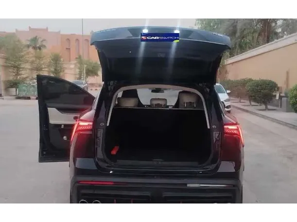Car image 26