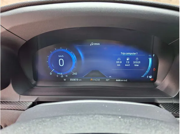 Car image 18