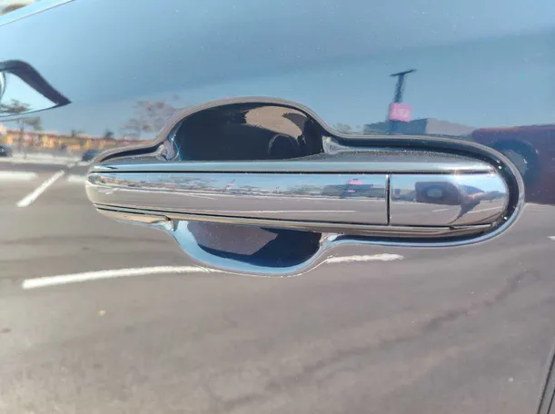 Car image 34