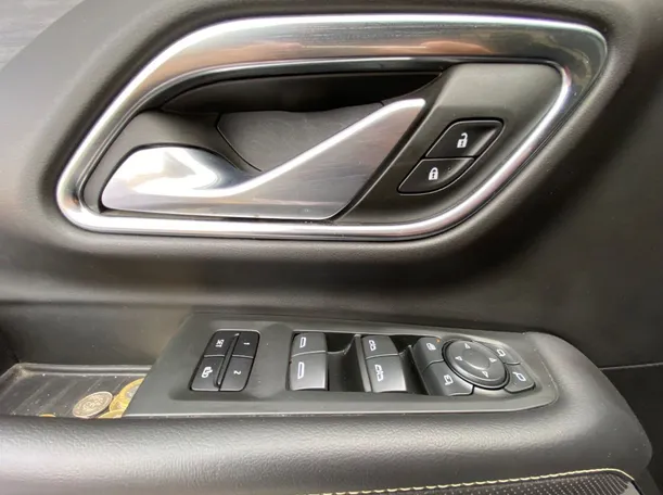 Car image 28