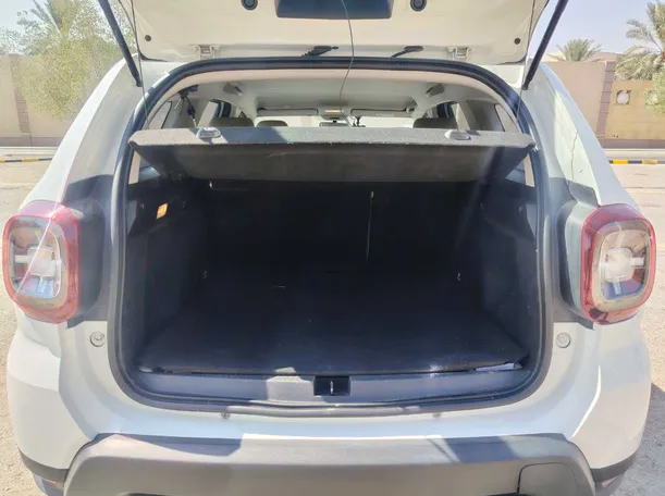 Car image 26