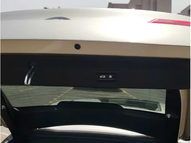 Car image 27