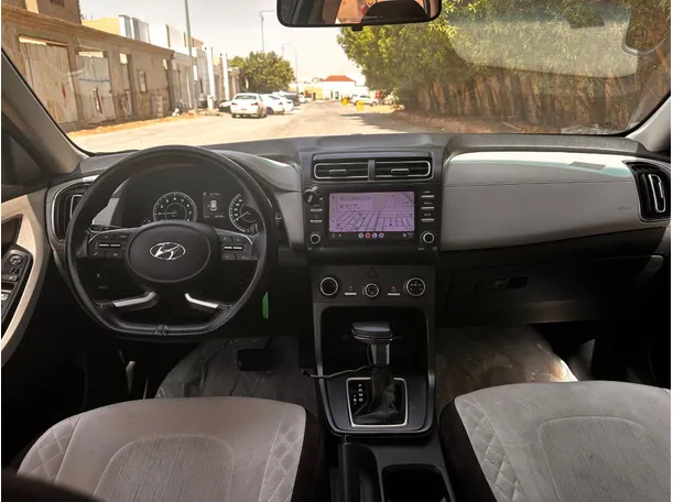 Car image 16